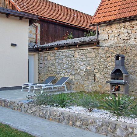 Guesthouse L&K Brinje Exteriér fotografie